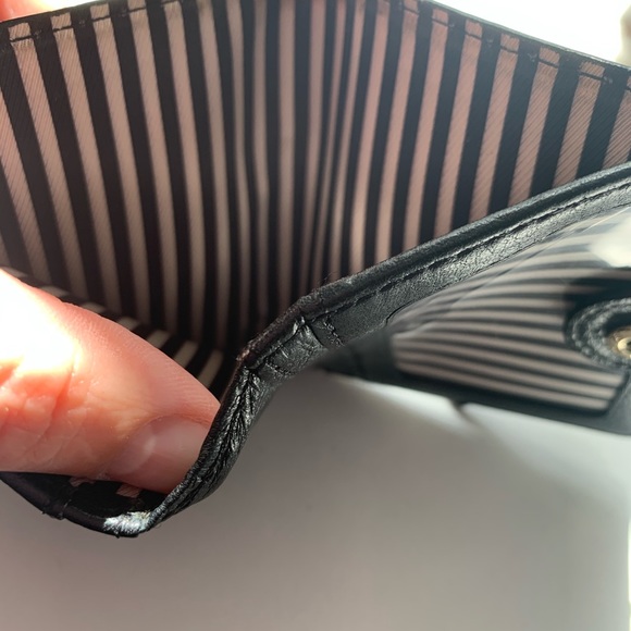 Leather Kate Spade ♠️ Wallet - Picture 4 of 10